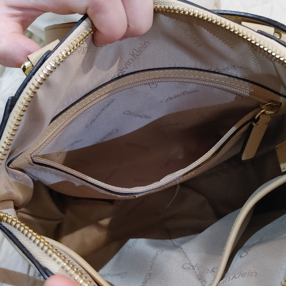 Calvin Klein Purse - Picture 9 of 16